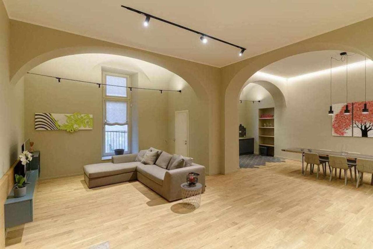 Crociferi Luxury Apartment คาตาเนีย ภายนอก รูปภาพ