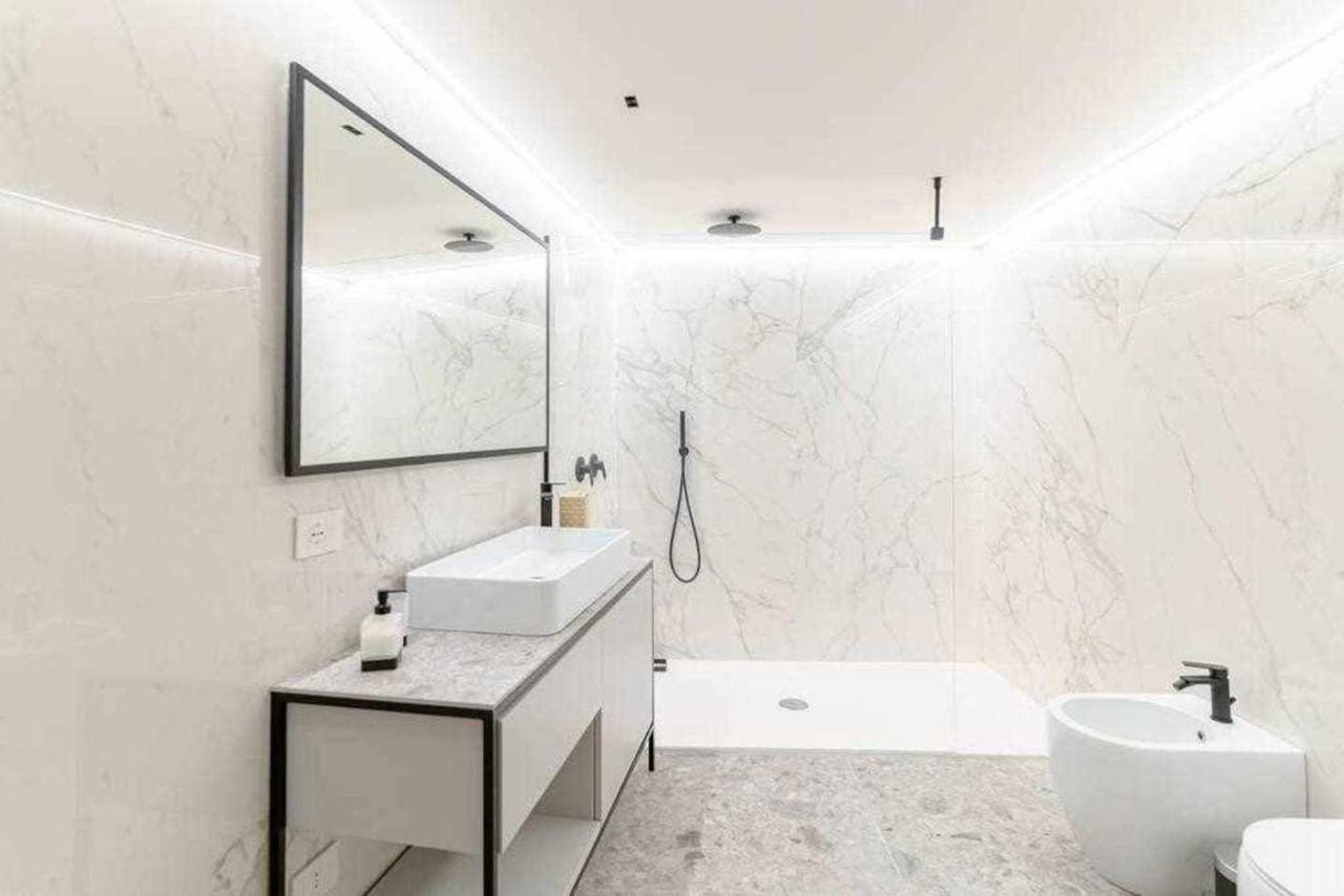 Crociferi Luxury Apartment คาตาเนีย ภายนอก รูปภาพ