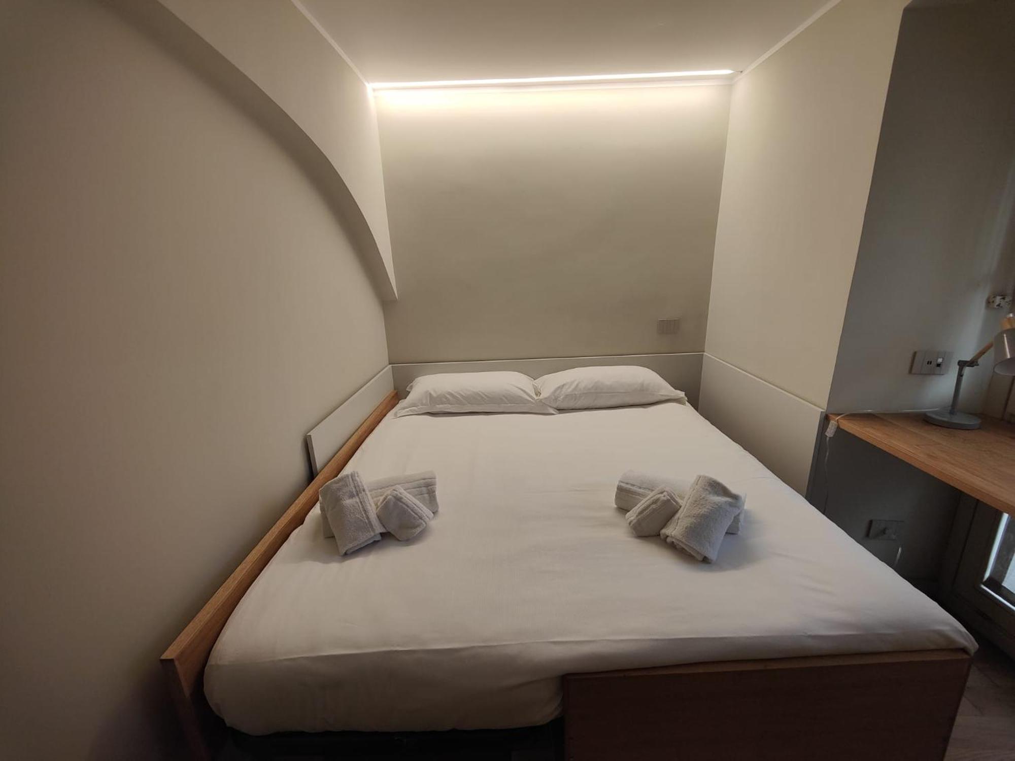 Crociferi Luxury Apartment คาตาเนีย ภายนอก รูปภาพ