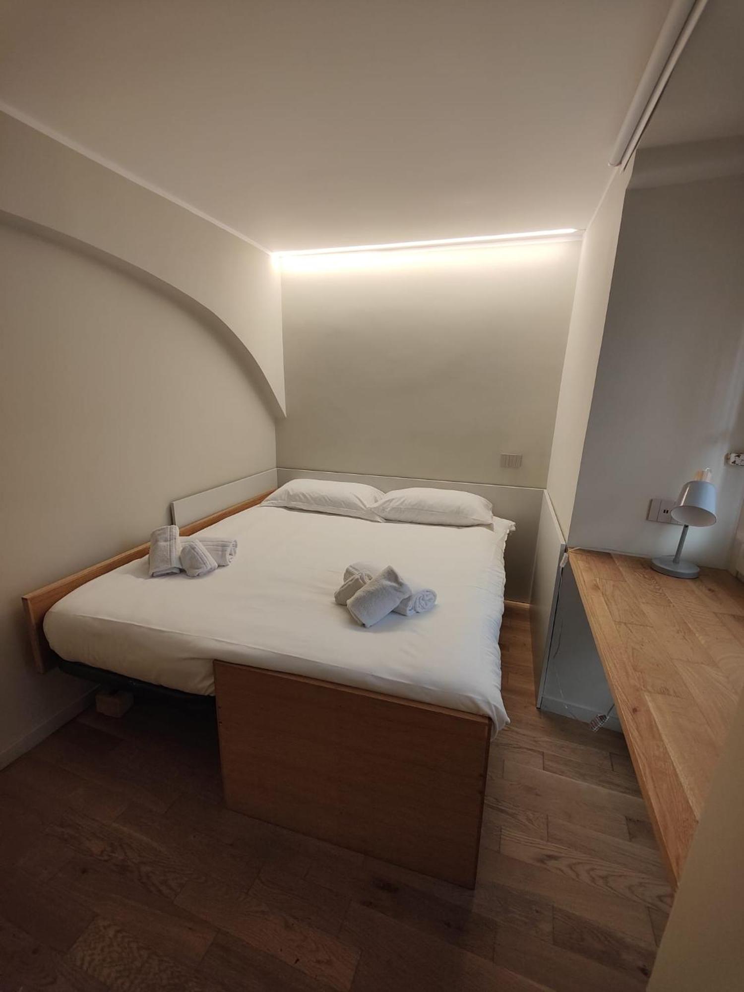 Crociferi Luxury Apartment คาตาเนีย ภายนอก รูปภาพ